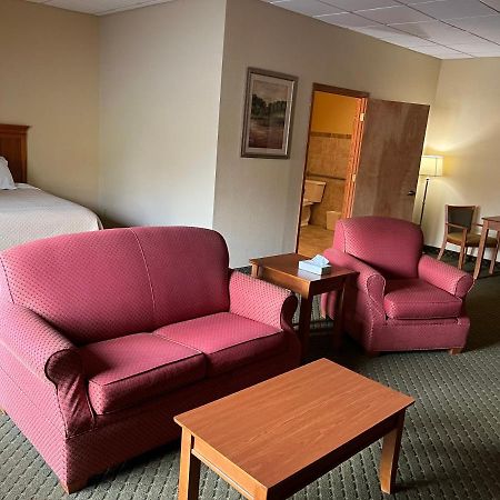 Days Inn & Suites By Wyndham Sutton Flatwoods Eksteriør bilde