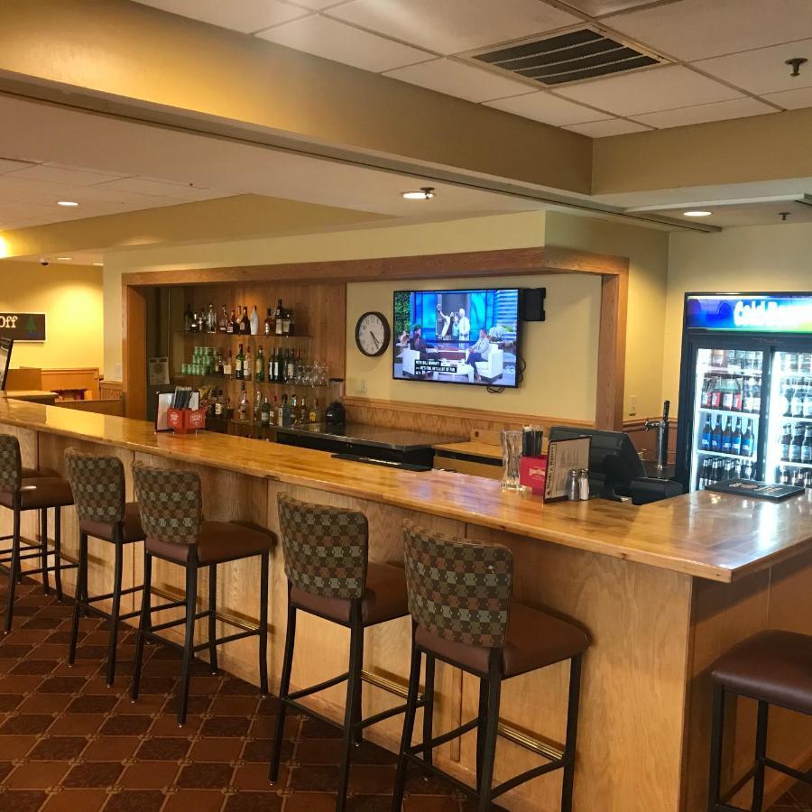 Days Inn & Suites By Wyndham Sutton Flatwoods Eksteriør bilde
