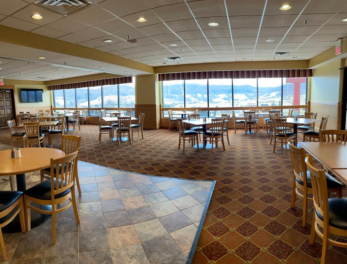 Days Inn & Suites By Wyndham Sutton Flatwoods Eksteriør bilde