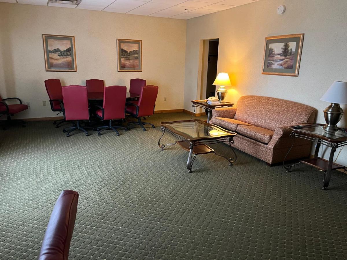 Days Inn & Suites By Wyndham Sutton Flatwoods Eksteriør bilde