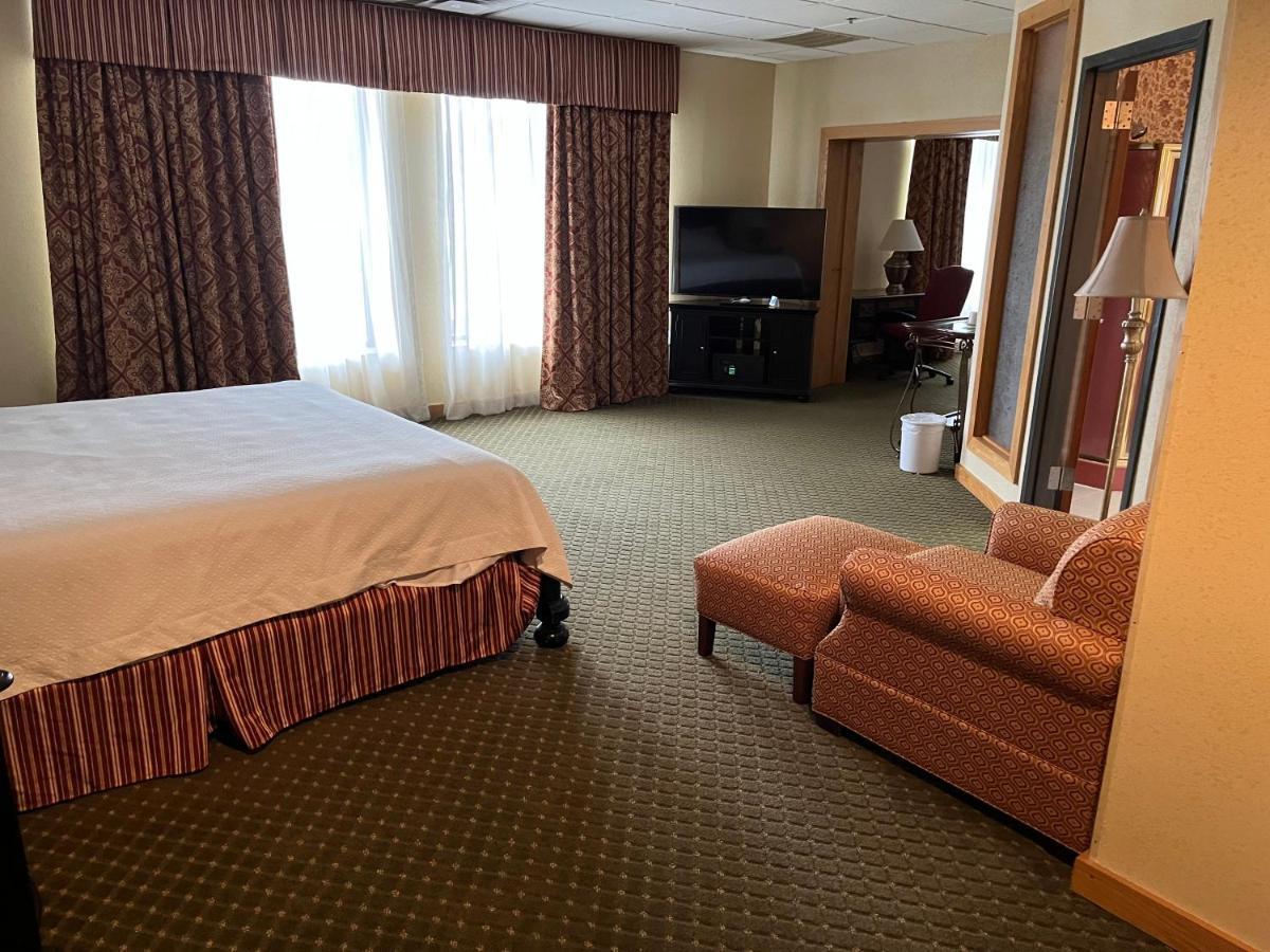 Days Inn & Suites By Wyndham Sutton Flatwoods Eksteriør bilde
